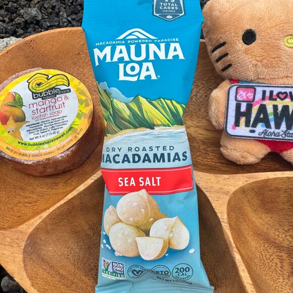 Hawaiian Monkey Pod Wood Divided Tray + Local Goodies Bundle - Picture 4 of 11